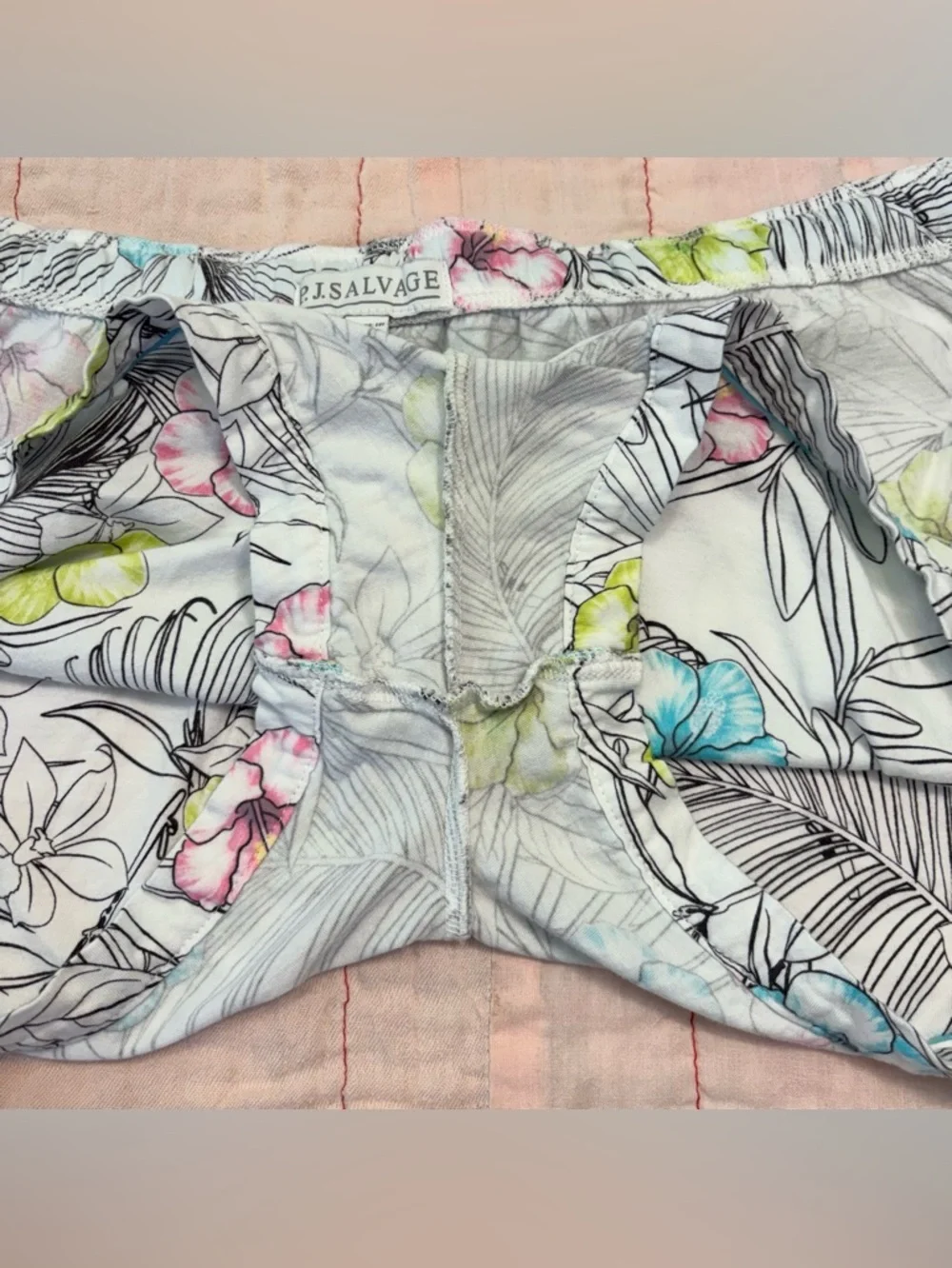 P.J. Salvage Hibiscus Flower Shorts Set, Sz M, Aqua Trim, Yellow, Pink - Picture 8 of 16